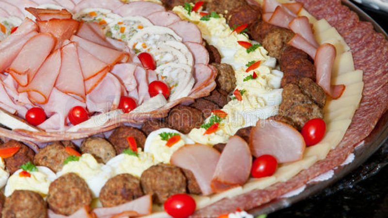 餐饮加盟还是自营：谁才是你的最佳选择？**