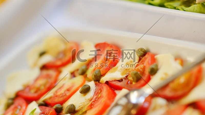 裱花甜品对奶油的要求较高，主要表现在以下几个方面：